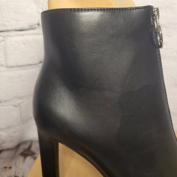 Bar III Dillian Front Zip Shooties - Picture 6 of 11